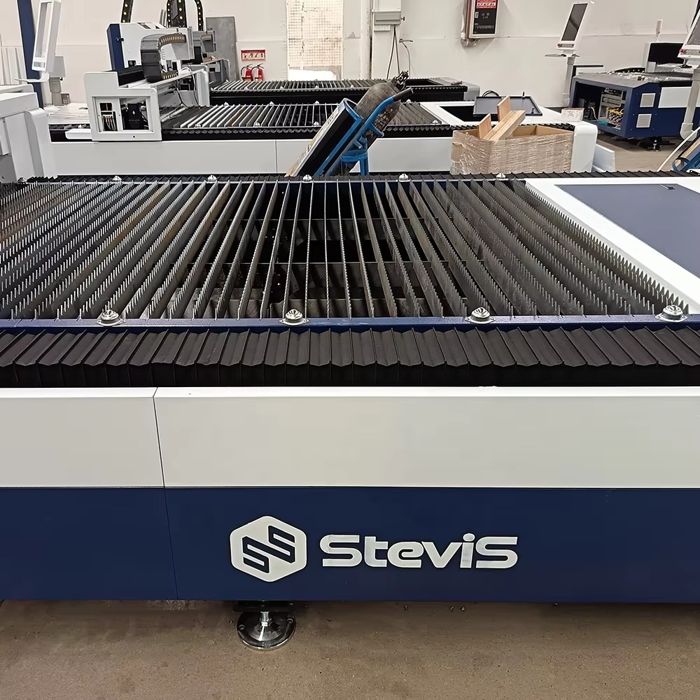 Macchina Economica per Taglio  - Industrial Fiber Laser Cutting Machine recensione e prezzo