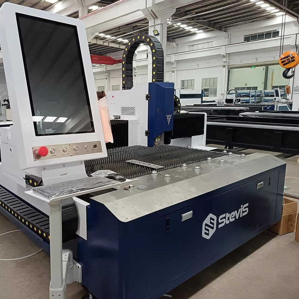 Macchina Economica per Taglio  - Industrial Fiber Laser Cutting Machine recensione e prezzo